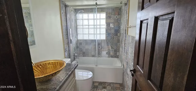 MLS: 6726031 Condo For Sale