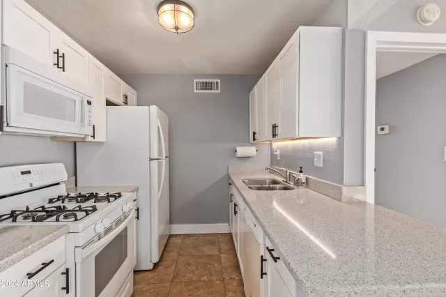 MLS: 6726117 Condo For Sale