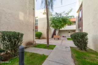 Photo #2: 6726117 Listing 