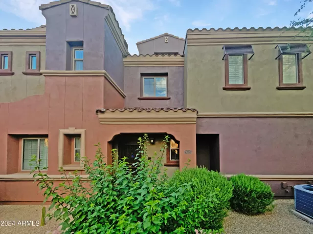 MLS: 6726131 Condo For Sale