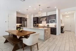 Photo #6: 6726357 Listing