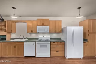 Photo #6: 6726382 Listing 