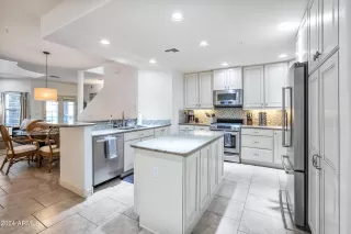 Photo #3: 6726698 Listing 