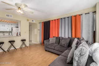 Photo #4: 6726801 Listing