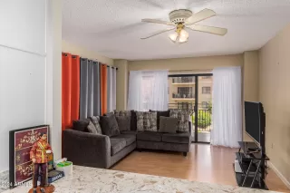 Photo #6: 6726801 Listing