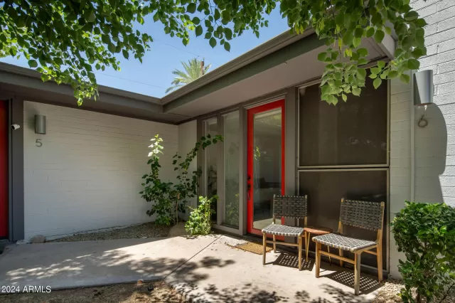 MLS: 6726907 Condo For Sale