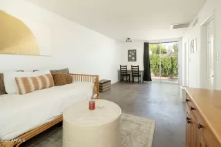 Photo #2: 6726907 Listing