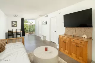 Photo #3: 6726907 Listing