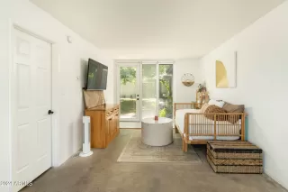 Photo #4: 6726907 Listing