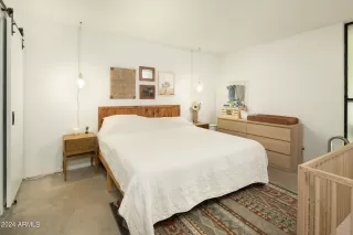 Photo #5: 6726907 Listing