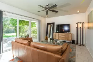 Photo #2: 6726917 Listing 