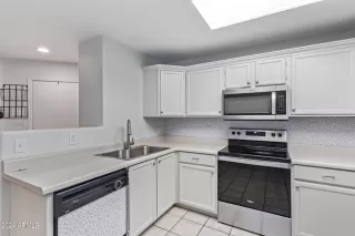 Photo #2: 6726919 Listing