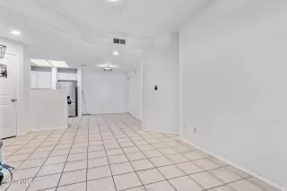 Photo #4: 6726919 Listing