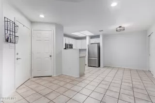 Photo #5: 6726919 Listing