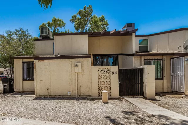 MLS: 6726923 Condo For Sale