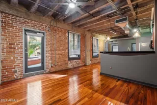 Photo #4: 6727227 Listing