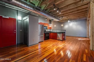 Photo #5: 6727227 Listing