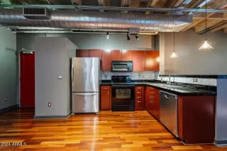 Photo #6: 6727227 Listing