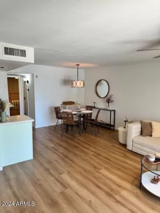 Photo #2: 6727389 Listing 