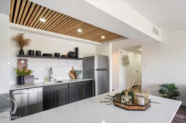 MLS: 6727481 Condo For Sale