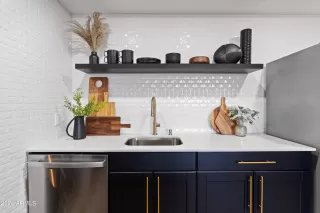 Photo #5: 6727481 Listing