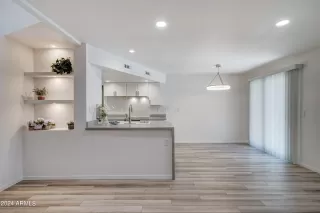 Photo #4: 6727609 Listing