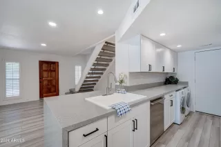 Photo #5: 6727609 Listing