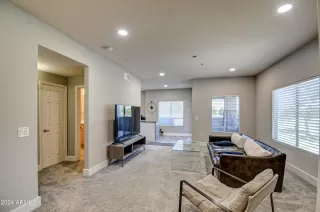 Photo #5: 6727625 Listing