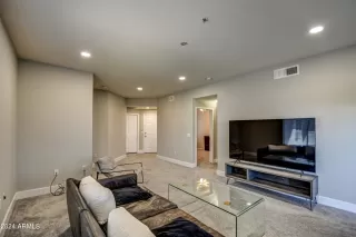 Photo #6: 6727625 Listing