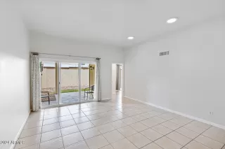 Photo #6: 6727720 Listing