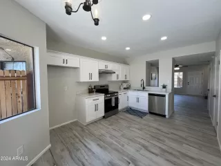 Photo #3: 6727863 Listing