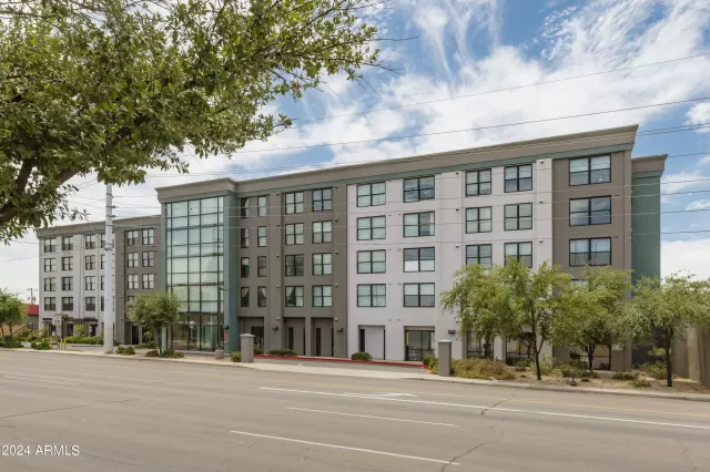 MLS: 6727905 Condo For Sale