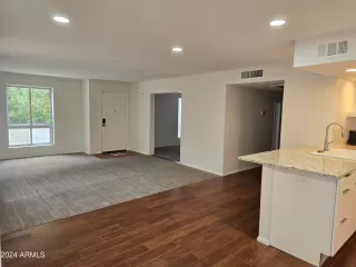 Photo #5: 6727950 Listing