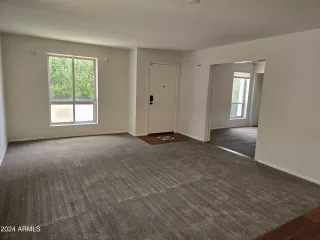 Photo #6: 6727950 Listing