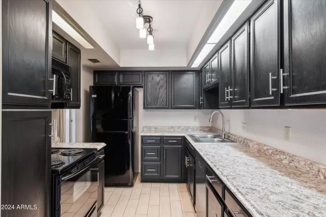 MLS: 6728087 Condo For Sale