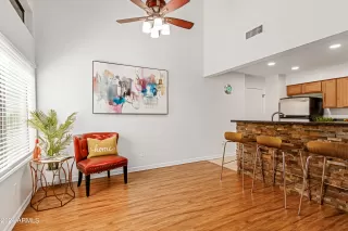 Photo #6: 6728186 Listing