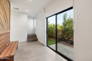 Photo #4: 6728601 Listing