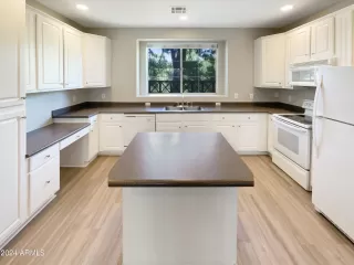 Photo #5: 6728957 Listing