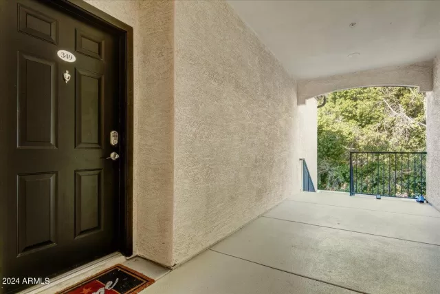 MLS: 6728963 Condo For Sale