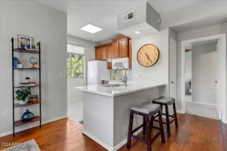 Photo #6: 6728963 Listing