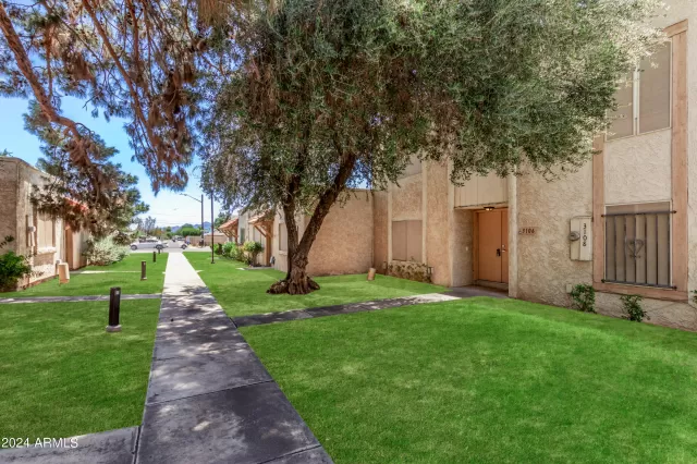 MLS: 6729337 Condo For Sale