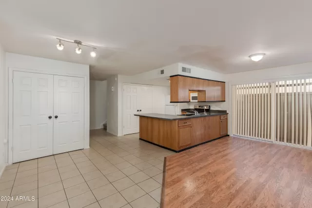 MLS: 6729747 Condo For Sale