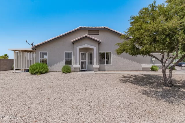 MLS: 6729780 Condo For Sale