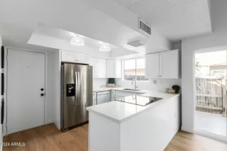 Photo #1: 6729916 Listing