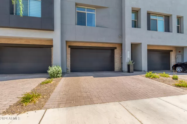 MLS: 6730243 Condo For Sale