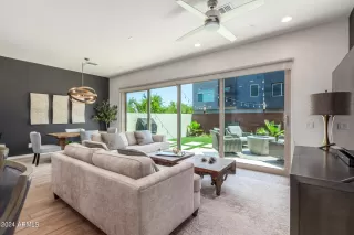 Photo #5: 6730243 Listing