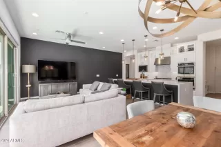 Photo #6: 6730243 Listing