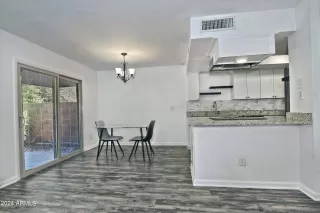 Photo #6: 6730256 Listing