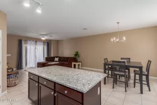 Photo #3: 6730342 Listing 