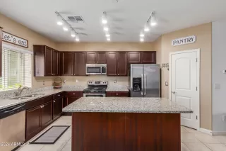 Photo #4: 6730342 Listing 